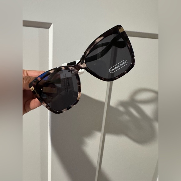 Torrid Cateye Smoke Lens Sunglass - Picture 4 of 5